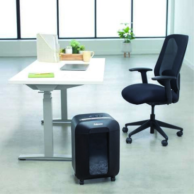 Знищувач Fellowes LX85, 12 аркушів, фрагменти 4х40 мм, кошик 19 літрів f.U4400801